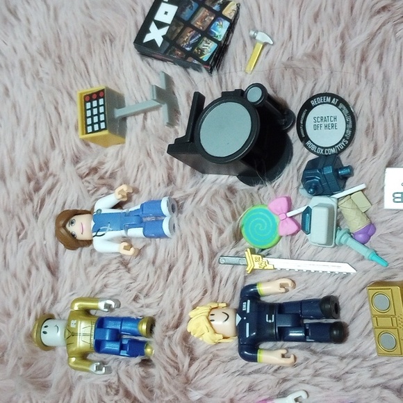 Roblox figures and accessories - Picture 3 of 4